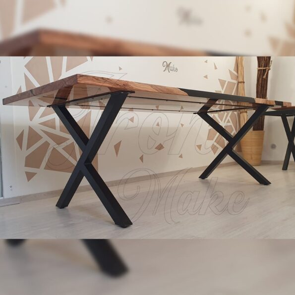 tavolo-in-legno-e-resina-nebula4