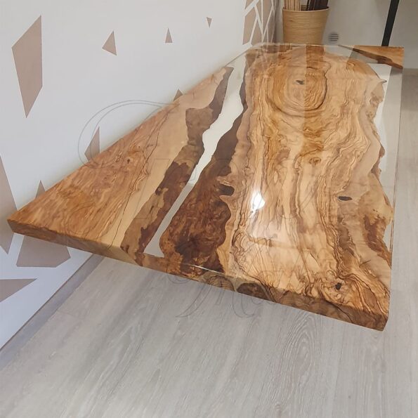 tavolo-in-legno-e-resina-winterfell1