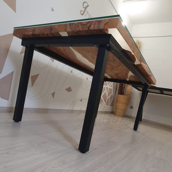 tavolo-in-legno-e-resina-aura6