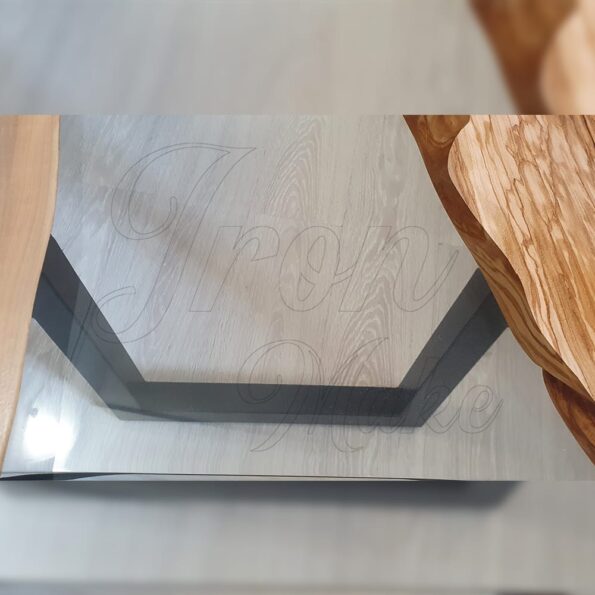 tavolo-in-legno-e-resina-iperione3