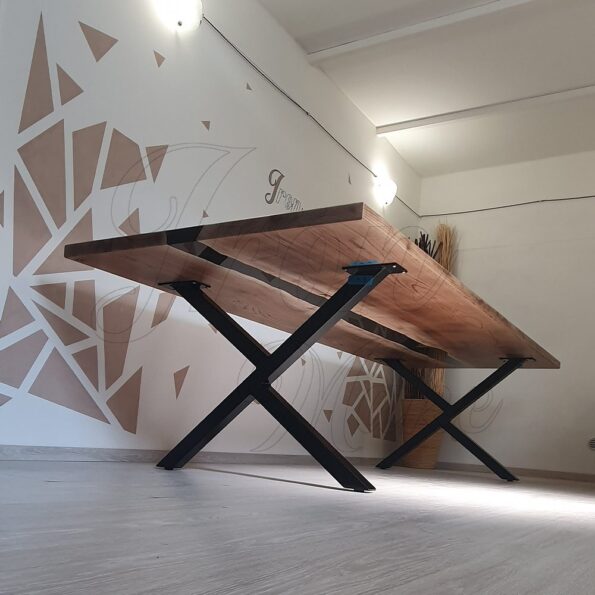 tavolo-in-legno-e-resina-moros3