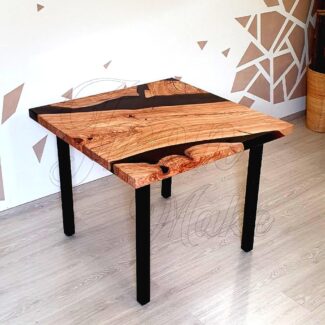 tavolo-in-legno-e-resina-philotes1-boost