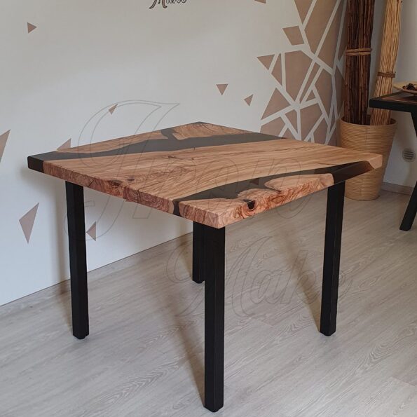 tavolo-in-legno-e-resina-philotes2
