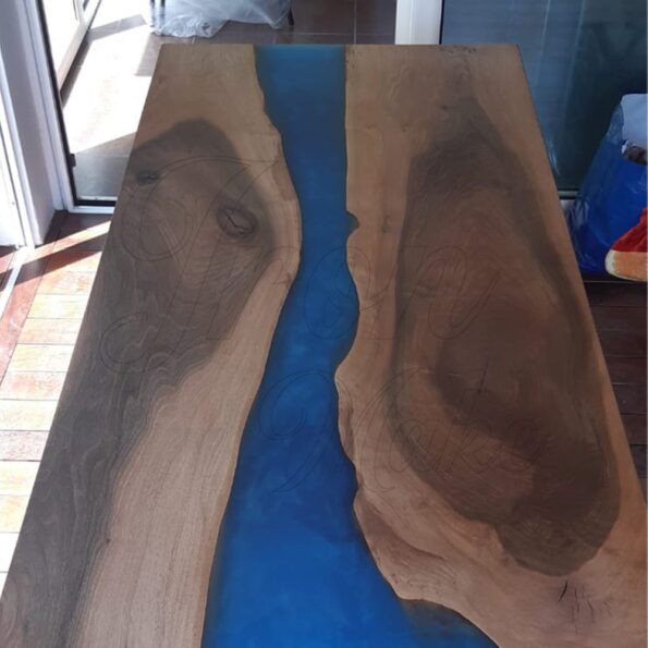 tavolo-in-legno-e-resina-dex1