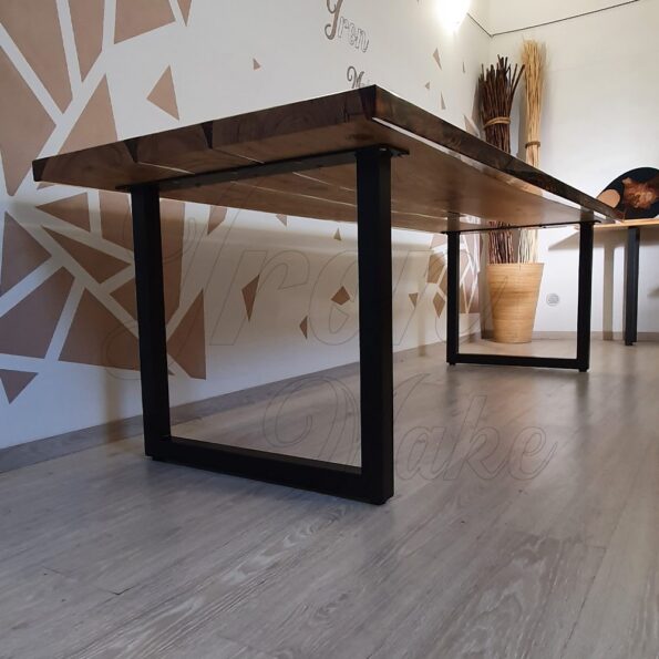 tavolo-in-legno-e-resina-fitz3
