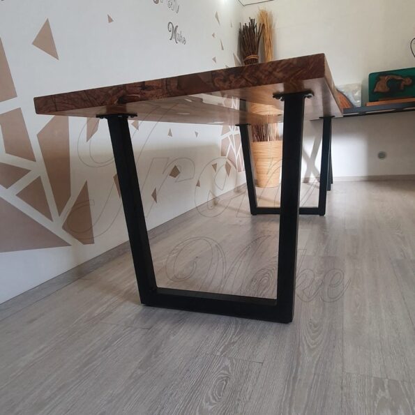 tavolo-in-legno-e-resina-inok4-1