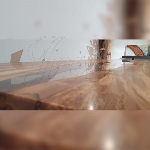 tavolo-in-legno-e-resina-inok8-1