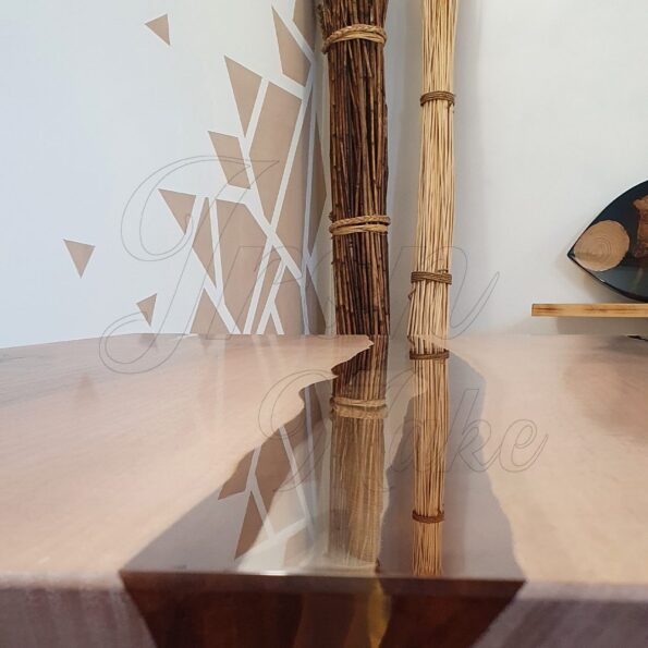 tavolo-in-legno-e-resina-simons9