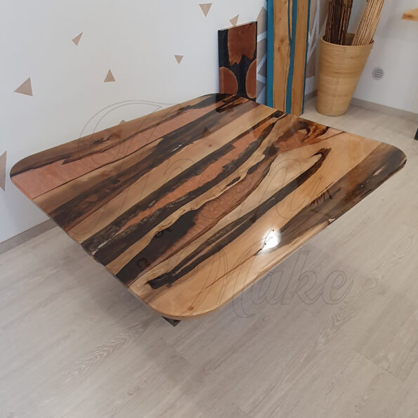 tavolo-in-legno-e-resina-abstract3
