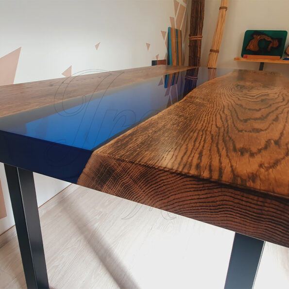 tavolo-in-legno-e-resina-cobalt4