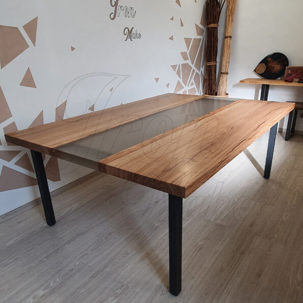 tavolo-in-legno-e-resina-leyline1