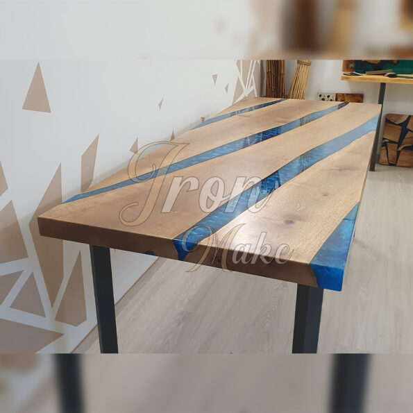 tavolo in legno e resina-parallel5