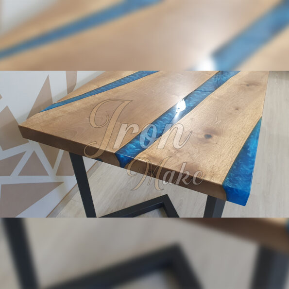 tavolo in legno e resina-parallel6