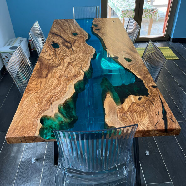 tavolo-in-legno-e-resina-neptune3