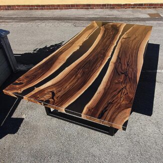 tavolo-in-legno-e-resina-bacon2-concentrate