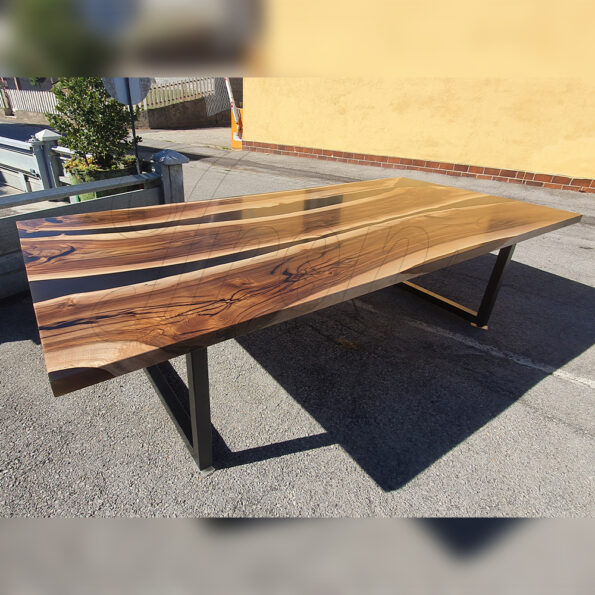 tavolo-in-legno-e-resina-bacon5