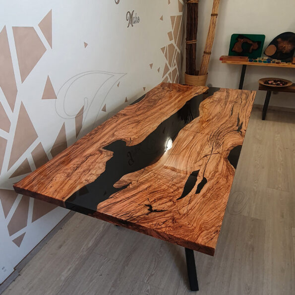 tavolo-in-legno-e-resina-glossy1