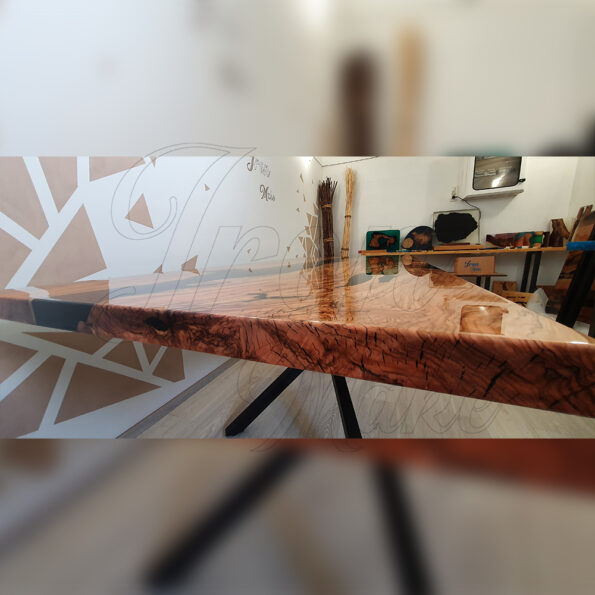 tavolo-in-legno-e-resina-glossy3