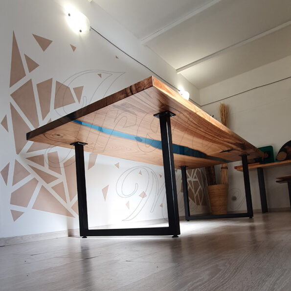 tavolo-in-legno-e-resina-crystaldrop5