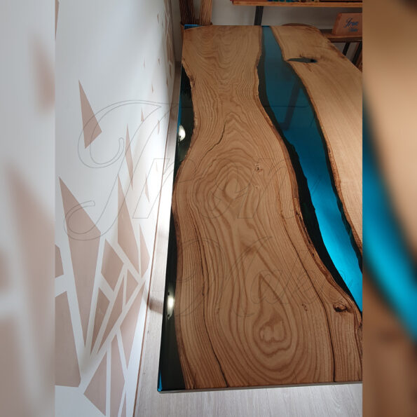 tavolo-in-legno-e-resina-crystaldrop7