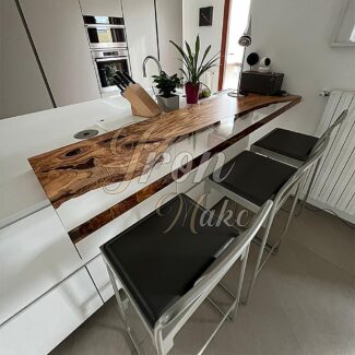 piano-snack-in-legno-e-resina-half1-concentrate
