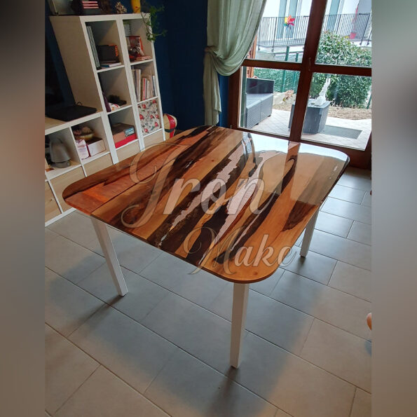 tavolo-in-legno-e-resina-abstract6