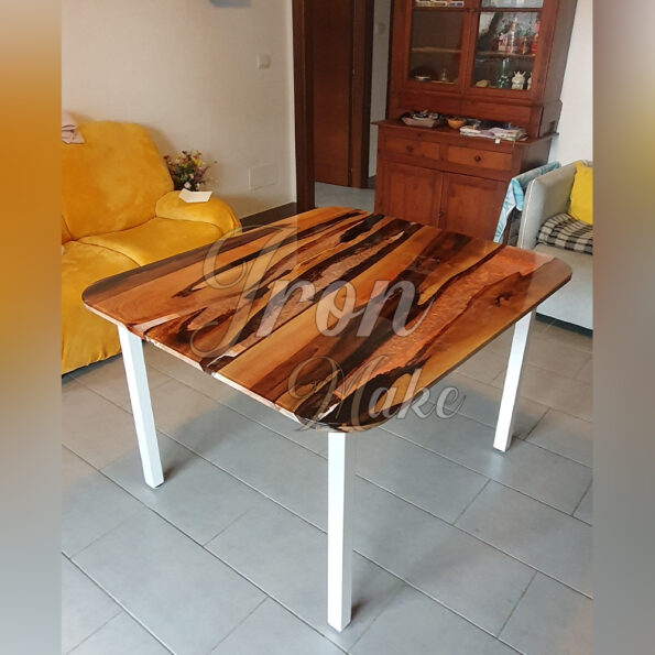 tavolo-in-legno-e-resina-abstract8