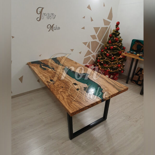 tavolo-in-legno-e-resina-doris2