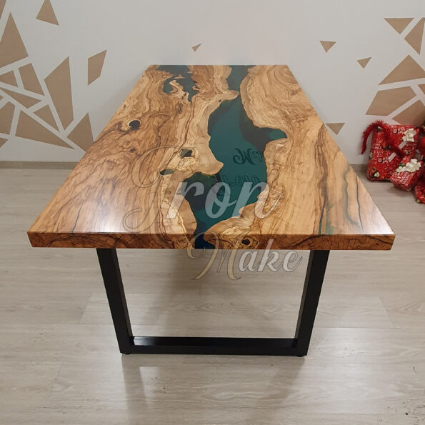 tavolo-in-legno-e-resina-doris3