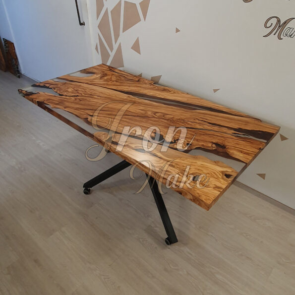 tavolo-in-legno-e-resina-frozen7