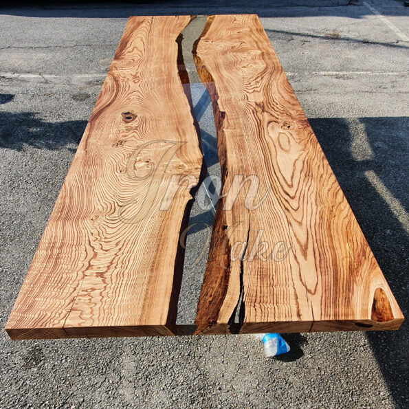 tavolo-in-legno-e-resina-superior4