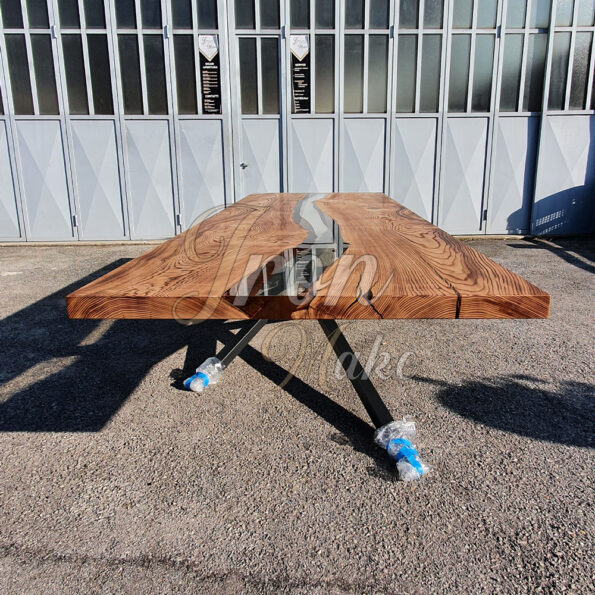 tavolo-in-legno-e-resina-superior8