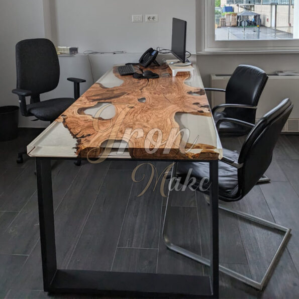 tavolo in legno e resina-dipinto7