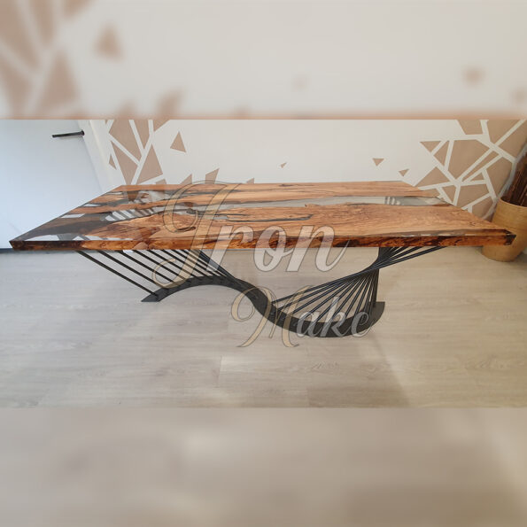 tavolo in legno e resina-delta12