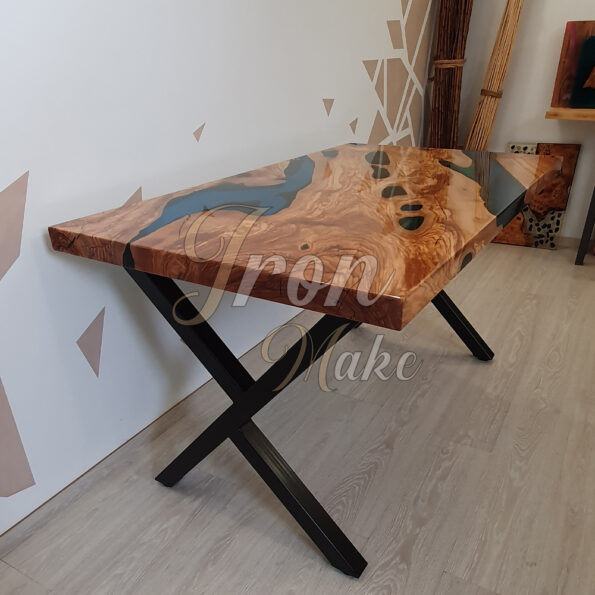 tavolo in legno e resina-denim5