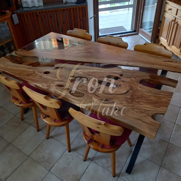 tavolo in legno e resina-haven1