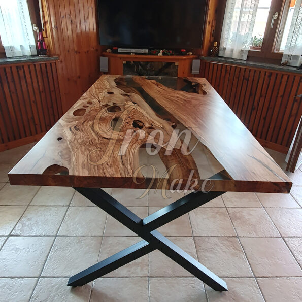 tavolo in legno e resina-haven10