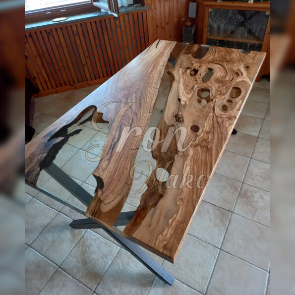 tavolo in legno e resina-haven4