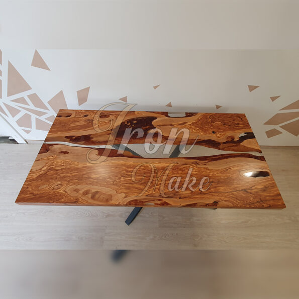 tavolo in legno e resina-shark19