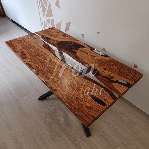 tavolo in legno e resina-shark22