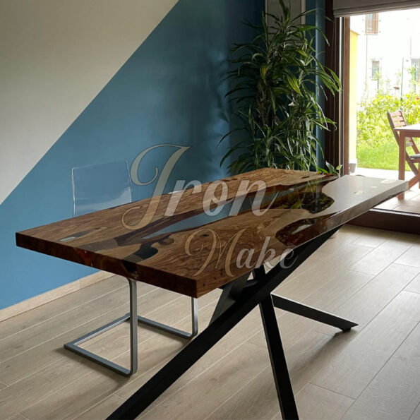 tavolo in legno e resina-shark9
