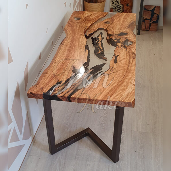 tavolo in legno e resina-adamo12