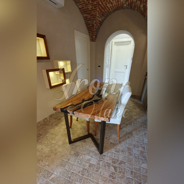 tavolo in legno e resina-adamo21