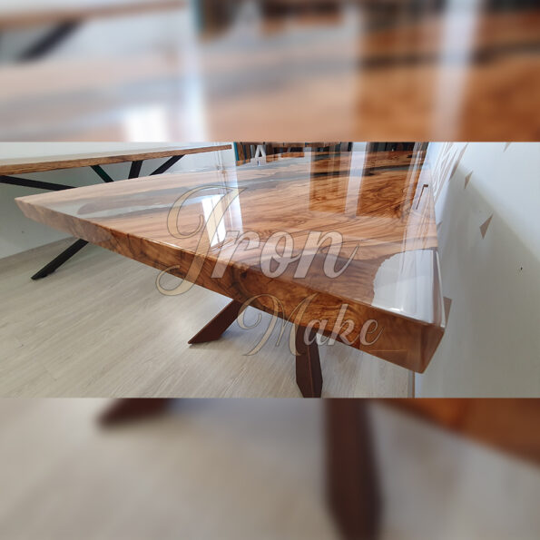 tavolo in legno e resina-golden7