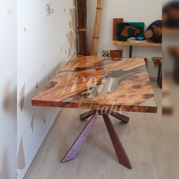 tavolo in legno e resina-golden9