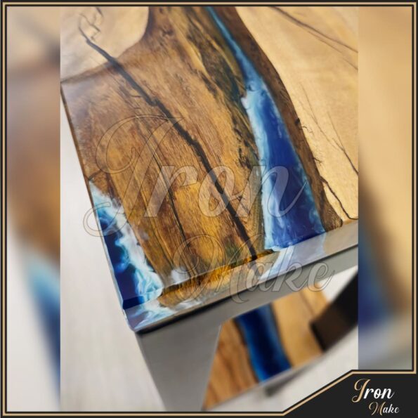Mobiletto-in-legno-e-resina-Shelves7-Iron Make