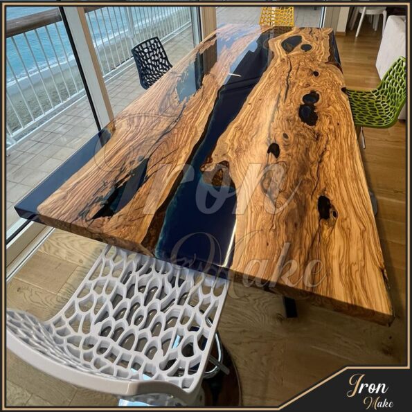 Tavolo-in-legno-e-resina-River15-Iron Make