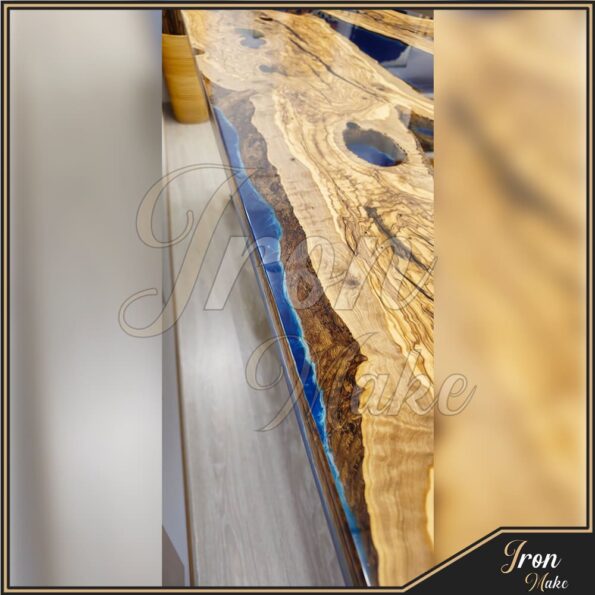 Tavolo-in-legno-e-resina-River6-Iron Make