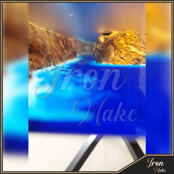 Tavolo-in-legno-e-resina-River8-Iron Make