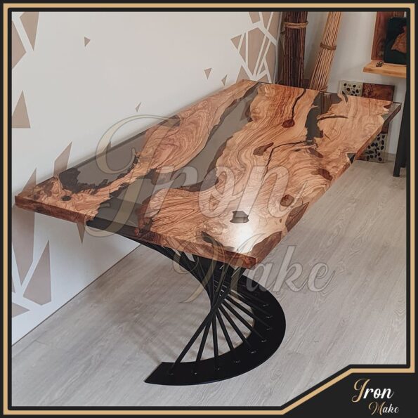 Tavolo-in-legno-e-resina-Jafar2-Iron Make